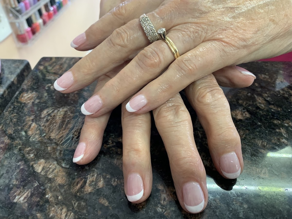 Classic French manicure with clean white tips